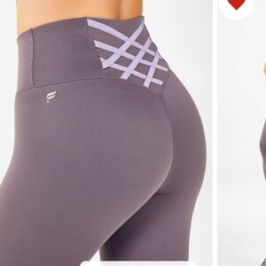 Size M fabletics boost power hold leggings